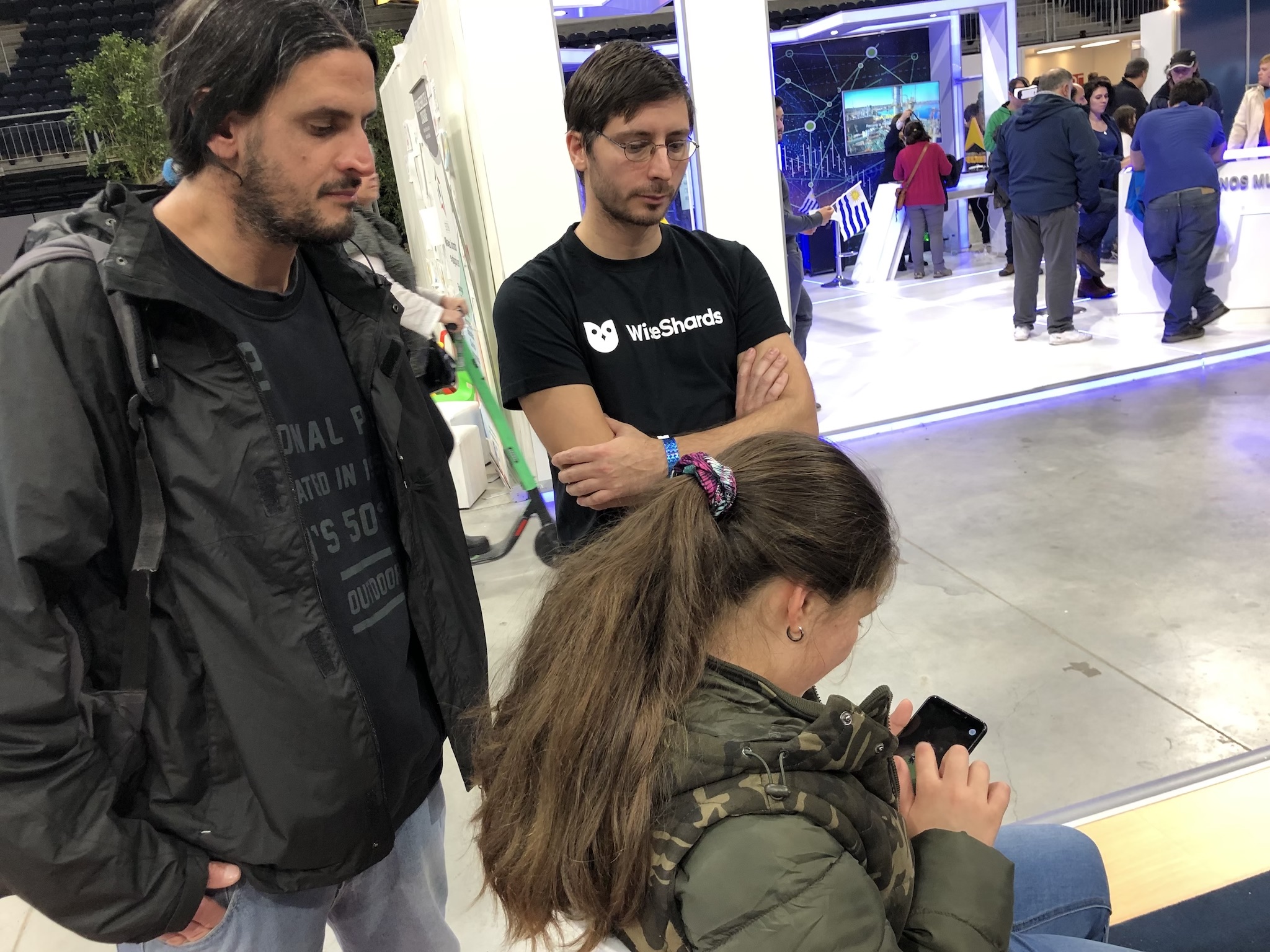 The father observing his daughter innmersion